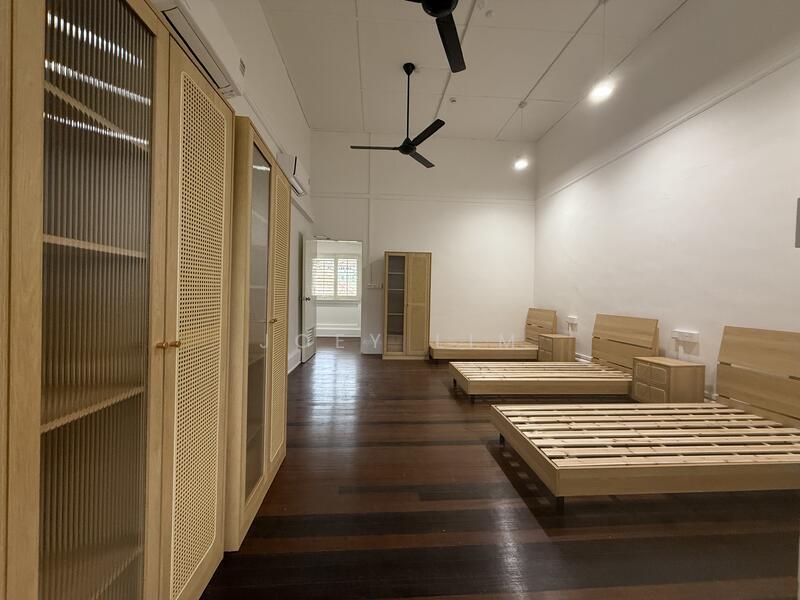 For Rent - Admiralty Hills - Rare Black and White Colonial House