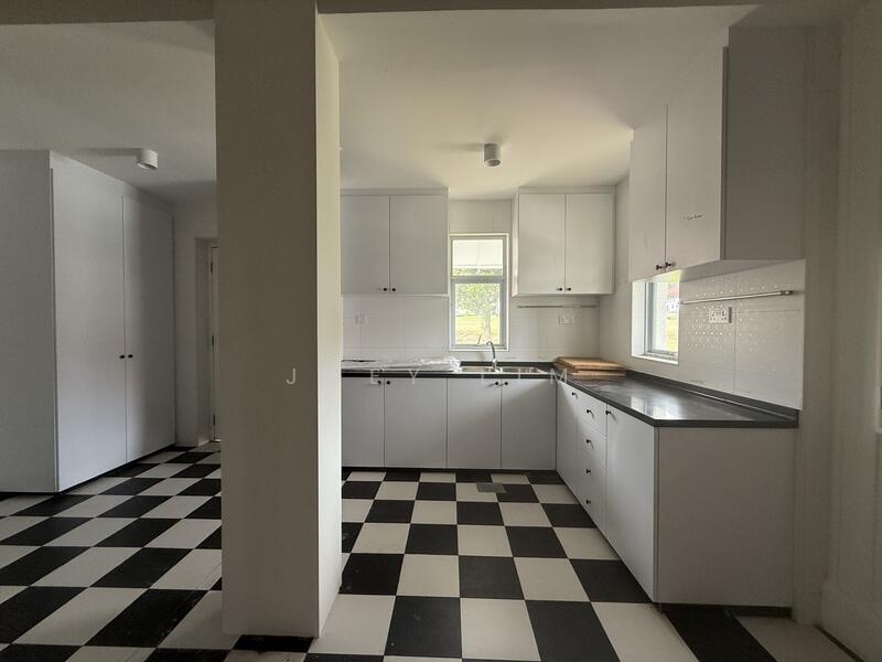 For Rent - Admiralty Hills - Rare Black and White Colonial House