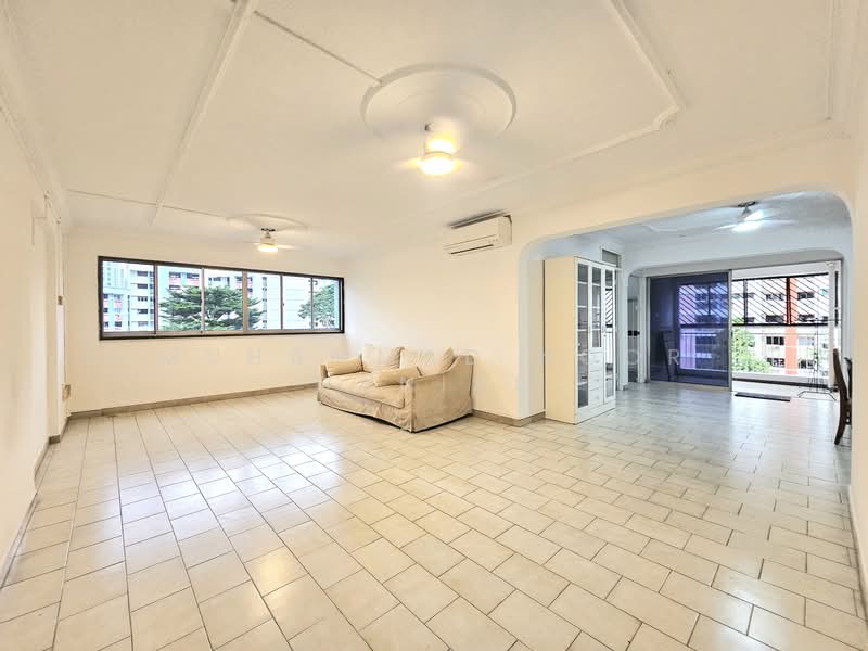 102 Jalan Dusun, 102 Jalan Dusun, 3 Bedrooms, 1,270 sqft, HDB Flat For Sale, by Muhammad Noor Danial, 500043561 - Living Room - PropertyGuru.com.sg