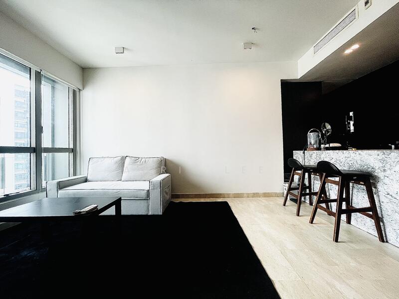 Newton 18 Apartment For Sale at S$ 1,400,000 | PropertyGuru Singapore - Living Room