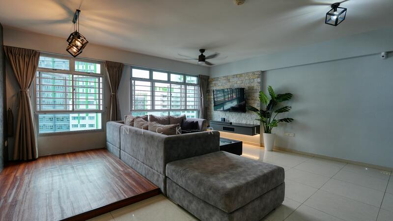 184A Woodlands Street 13 HDB Flat For Sale at S$ 825,000 | PropertyGuru Singapore - Living Room