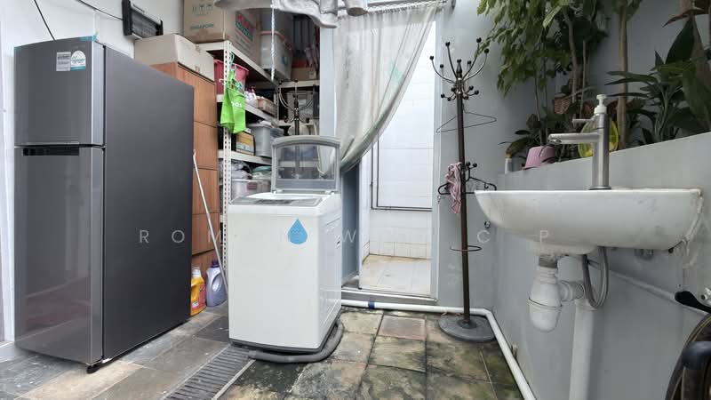3 Mins to MRT! Common Room in Bukit Timah Landed Estate, , Room Rental, 100 sqft, Detached House For Rent, by Roman Woo C P, 500043695 - Interior - PropertyGuru.com.sg