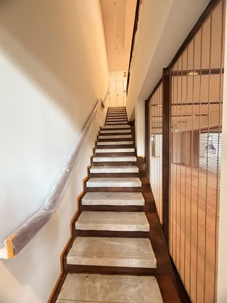 Spacious Upper Floor Unit for Premium Retail or Office Use, Upper Weld Road, Farrer Park / Serangoon Rd, 6,238 sqft, Shop / Shophouse For Rent, by Tony Eyu, 500043737 - Corridor - CommercialGuru.com.sg