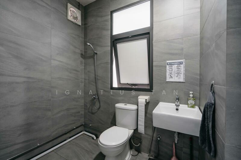 Central-Link, 8 Jalan Kilang Barat, 1,747 sqft, Light Industrial (B1) For Sale, by Ignatius Tan, 500043882 - Bathroom - CommercialGuru.com.sg