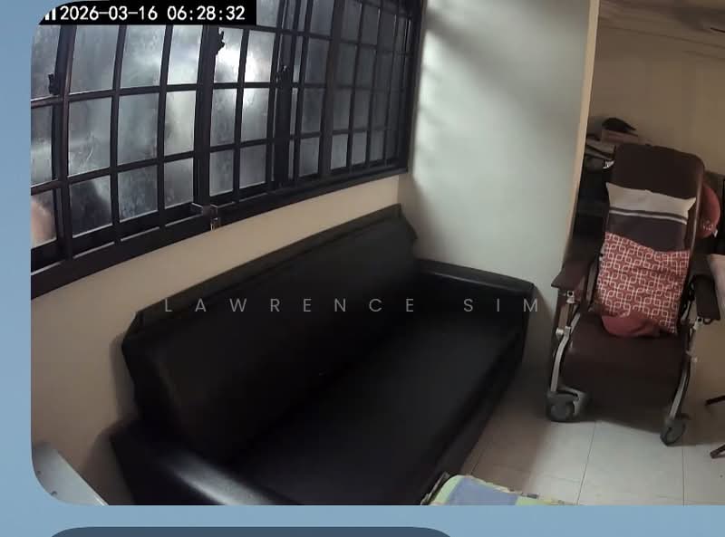 11 Lorong 8 Toa Payoh, 11 Lorong 8 Toa Payoh, Room Rental, 123 sqft, HDB Flat For Rent, by Lawrence Sim, 500043889 - Living Room - PropertyGuru.com.sg