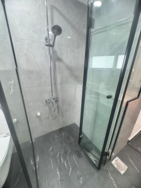 Pandan Valley, 1 Pandan Valley, 4 Bedrooms, 3,272 sqft, Condominium For Sale, by Andrea Lin, 500043940 - Bathroom - PropertyGuru.com.sg