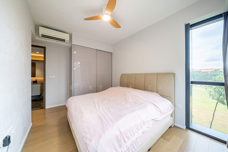 Parc Esta Condominium For Sale at S$ 2,400,000 | PropertyGuru Singapore - Bedroom