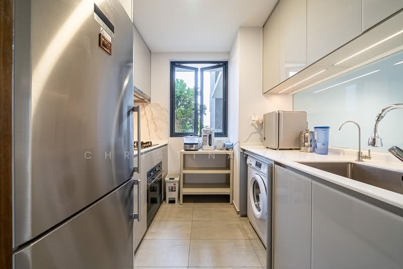 Parc Esta Condominium For Sale at S$ 2,400,000 | PropertyGuru Singapore - Kitchen