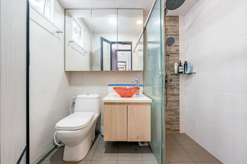 205 Choa Chu Kang Central HDB Flat For Sale at S$ 660,000 | PropertyGuru Singapore - Bathroom