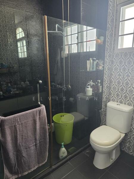 534382 Terraced House For Sale at S$ 4,380,000 | PropertyGuru Singapore - Bathroom