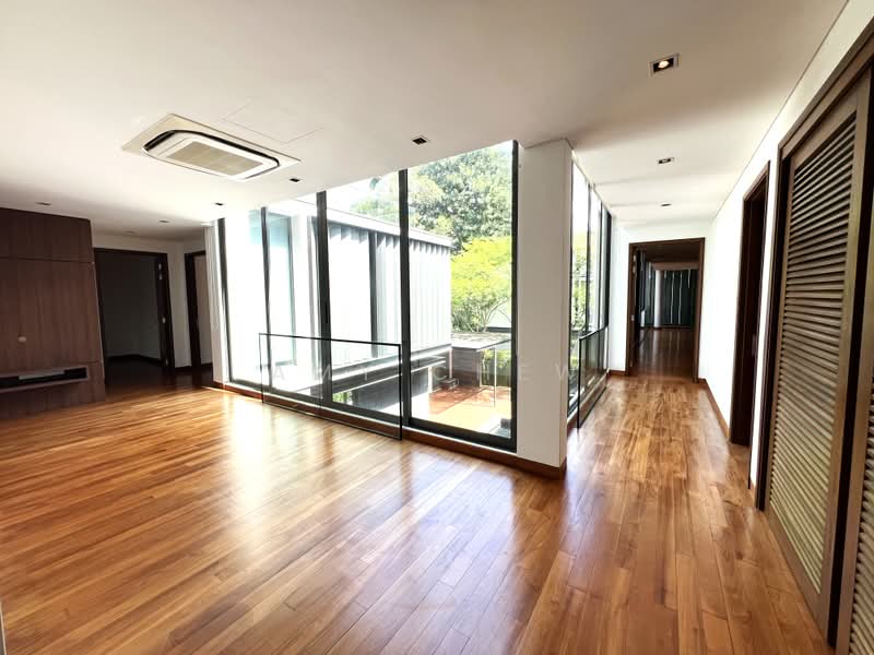 Luxury Modern 3 Storey Bungalow with 7 Spacious Bedrooms Lift and Pool, Bin Tong Park Victoria Park Rebecca Road, 7 Bedrooms, 10,000 sqft, Bungalow House For Rent, by Amy Chew, 500044099 - Interior - PropertyGuru.com.sg