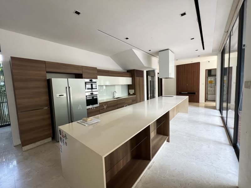 Luxury Modern 3 Storey Bungalow with 7 Spacious Bedrooms Lift and Pool, Bin Tong Park Victoria Park Rebecca Road, 7 Bedrooms, 10,000 sqft, Bungalow House For Rent, by Amy Chew, 500044099 - Kitchen - PropertyGuru.com.sg