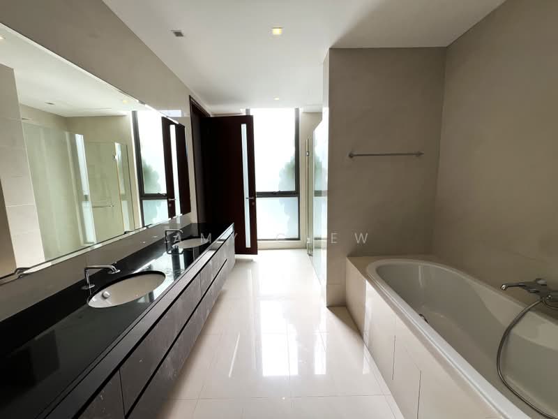 Luxury Modern 3 Storey Bungalow with 7 Spacious Bedrooms Lift and Pool, Bin Tong Park Victoria Park Rebecca Road, 7 Bedrooms, 10,000 sqft, Bungalow House For Rent, by Amy Chew, 500044099 - Bathroom - PropertyGuru.com.sg