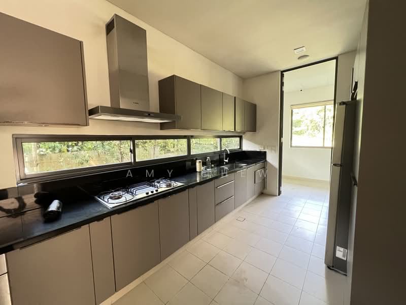 Luxury Modern 3 Storey Bungalow with 7 Spacious Bedrooms Lift and Pool, Bin Tong Park Victoria Park Rebecca Road, 7 Bedrooms, 10,000 sqft, Bungalow House For Rent, by Amy Chew, 500044099 - Kitchen - PropertyGuru.com.sg