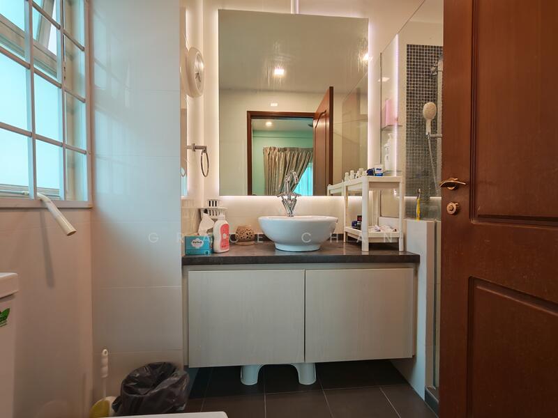 107 WEST COAST GROVE Cluster House For Sale at S$ 5,800,000 | PropertyGuru Singapore - Bathroom