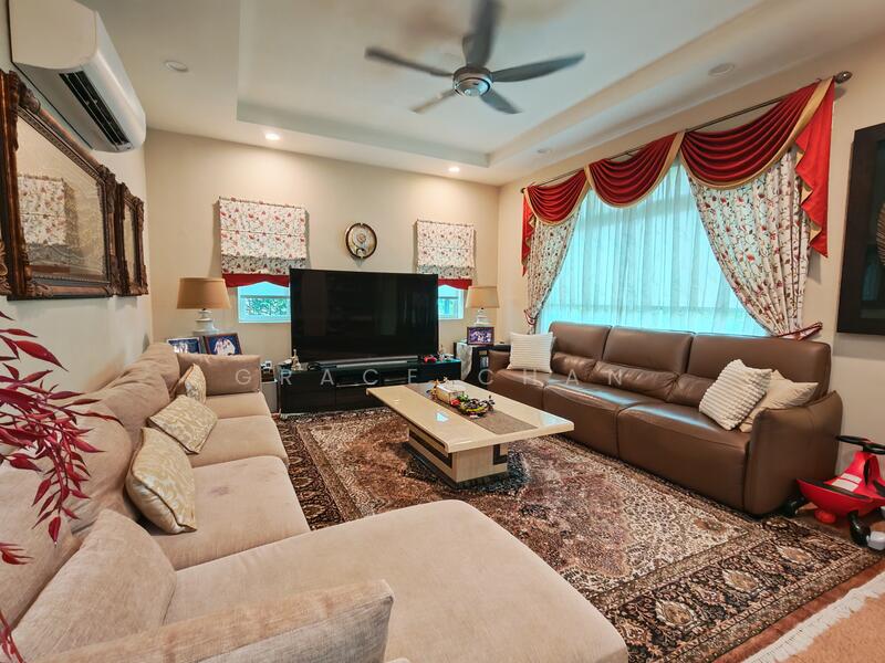107 WEST COAST GROVE Cluster House For Sale at S$ 5,800,000 | PropertyGuru Singapore - Living Room