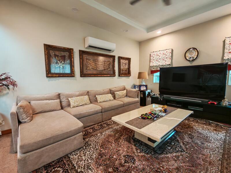 107 WEST COAST GROVE Cluster House For Sale at S$ 5,800,000 | PropertyGuru Singapore - Living Room