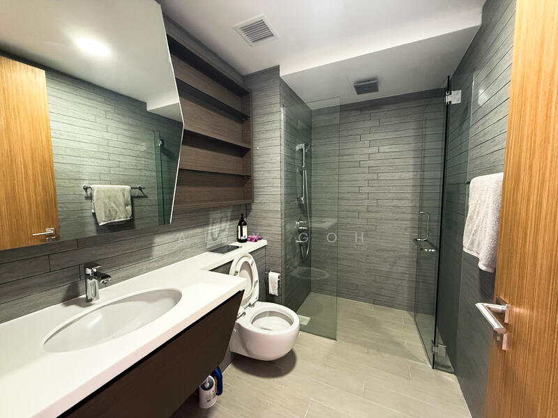 V on Shenton, 5 Shenton Way, Studio, 452 sqft, Condominium For Rent, by Alex Goh, 500044145 - Bathroom - PropertyGuru.com.sg