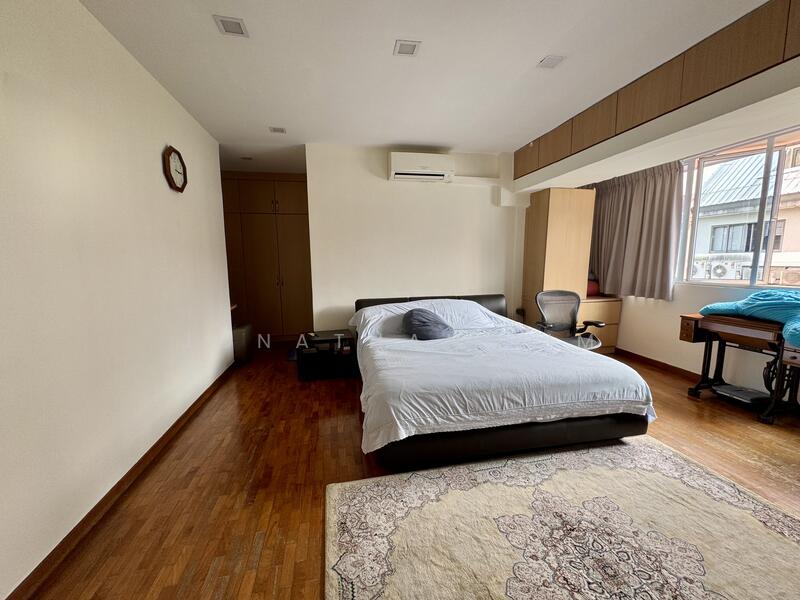 Rare 2 Storey Terrace, West Coast Gardens, 1Km to Qifa & Nan Hua, Convenience Terraced House For Sale at S$ 5,200,000 | PropertyGuru Singapore - Master bedroom 