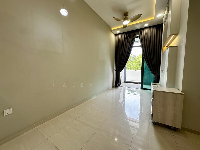 For Rent - Flora View