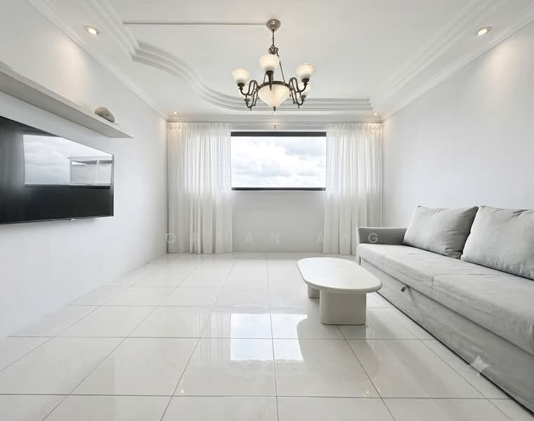 605 Clementi West Street 1, 605 Clementi West Street 1, 3 Bedrooms, 1,281 sqft, HDB Flat For Sale, by Norman Ang, 500044177 - Living Room - PropertyGuru.com.sg