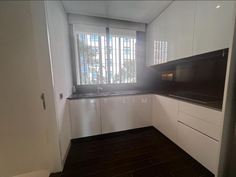 Lloyd SixtyFive, 65 Lloyd Road, 3 Bedrooms, 2,422 sqft, Condominium For Rent, by Ray Lim, 500044180 - Kitchen - PropertyGuru.com.sg