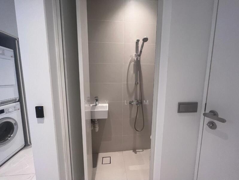 Lloyd SixtyFive, 65 Lloyd Road, 3 Bedrooms, 2,422 sqft, Condominium For Rent, by Ray Lim, 500044180 - Bathroom - PropertyGuru.com.sg