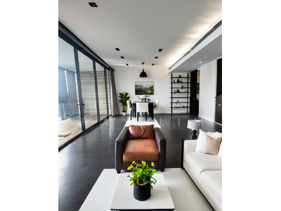 For Rent - Lloyd SixtyFive