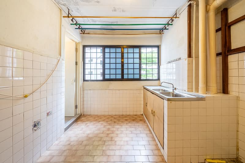 19 Saint George's Road, 19 Saint George's Road, 3 Bedrooms, 990 sqft, HDB Flat For Sale, by Seng Huat Kee 纪成发, 500044224 - Kitchen - PropertyGuru.com.sg
