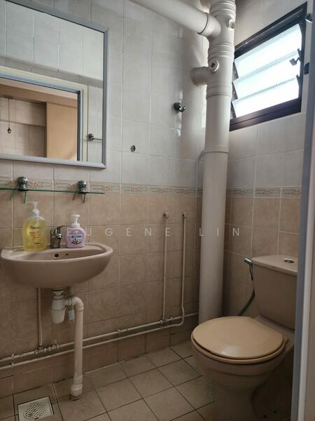 684A Choa Chu Kang Crescent, 684A Choa Chu Kang Crescent, 4 Bedrooms, 1,184 sqft, HDB Flat For Rent, by Eugene Lin, 500044265 - Bathroom - PropertyGuru.com.sg