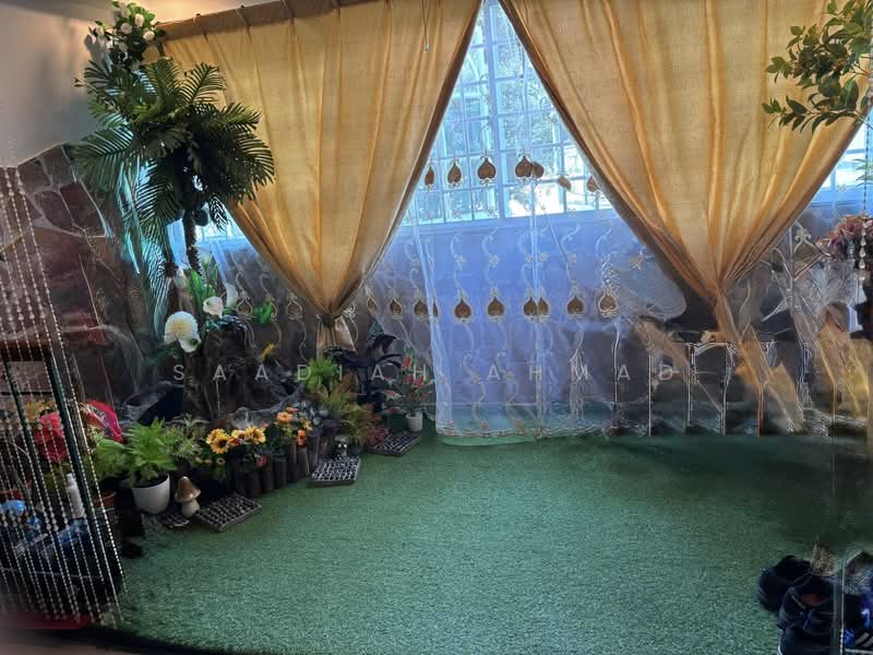 162 Tampines Street 12 HDB Flat For Sale at S$ 800,000 | PropertyGuru Singapore - Garden