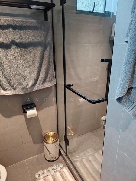 Yew Mei Green Condominium For Sale at S$ 1,750,000 | PropertyGuru Singapore - Bathroom