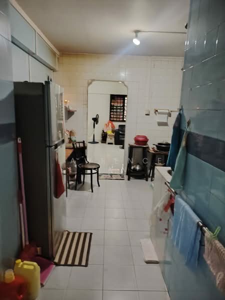 270 Bishan Street 24, 270 Bishan Street 24, 3 Bedrooms, 1,112 sqft, HDB Flat For Sale, by Lawrence Gan, 500044307 - Kitchen - PropertyGuru.com.sg