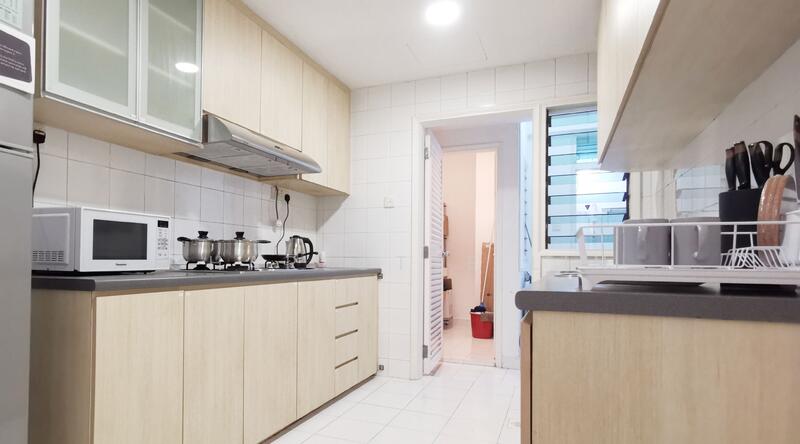 The Regalia, 2 River Valley Close, Room Rental, 100 sqft, Apartment For Rent, by Charlotte Lin, 500044325 - Kitchen - PropertyGuru.com.sg