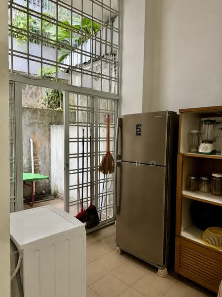 SEMI DETACHED at Upper Paya Lebar, , 5 Bedrooms, 2,885 sqft, Semi-Detached House For Sale, by Irene Ho, 500044332 - Kitchen - PropertyGuru.com.sg