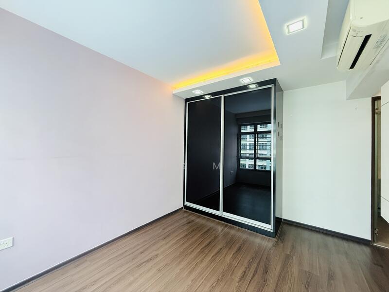 211C Compassvale Lane HDB Flat For Sale at S$ 688,000 | PropertyGuru Singapore - Master Bedroom