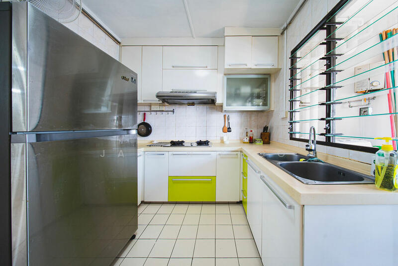 227B Compassvale Drive HDB Flat For Sale at S$ 699,000 | PropertyGuru Singapore - Kitchen