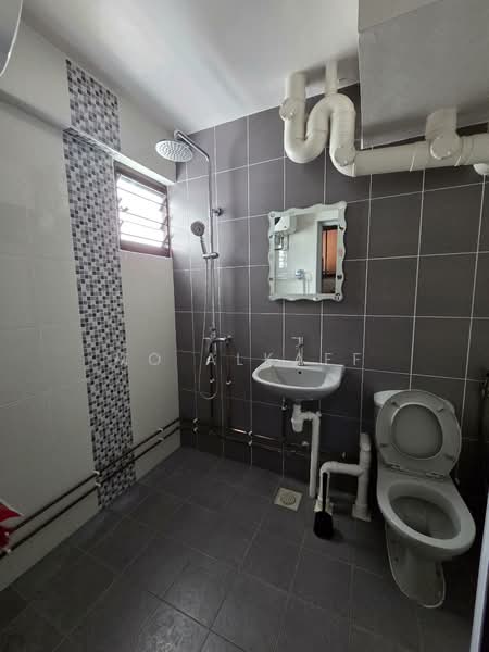72 Bedok South Avenue 3, 72 Bedok South Avenue 3, Room Rental, 150 sqft, HDB Flat For Rent, by Mo Alkaff, 500044395 - Bathroom - PropertyGuru.com.sg
