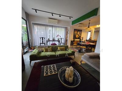 For Sale - ⭐️⭐️LANDED7772@ Exclusive Corner terrace @ Watten Estatef