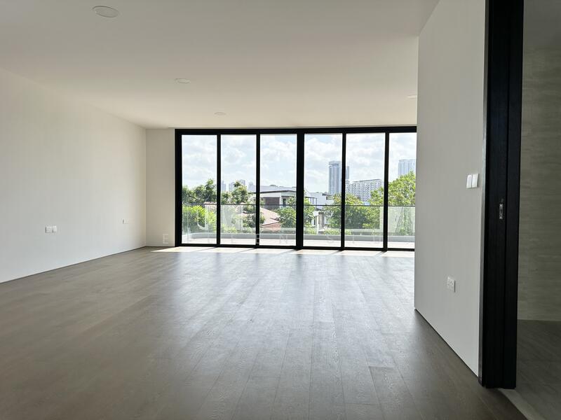 1km to Henry Park, Luxury Bungalow at Mount Sinai Estate Detached House For Sale at S$ 19,800,000 | PropertyGuru Singapore