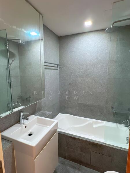 Paterson Linc Condominium For Sale at S$ 2,380,000 | PropertyGuru Singapore - Bathroom