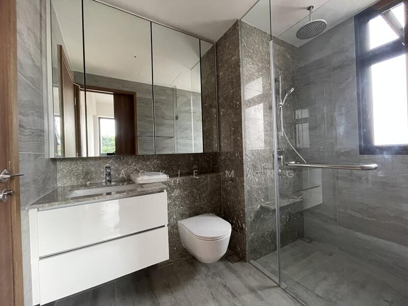 Fourth Avenue Residences Condominium For Sale at S$ 1,289,000 | PropertyGuru Singapore - Bathroom