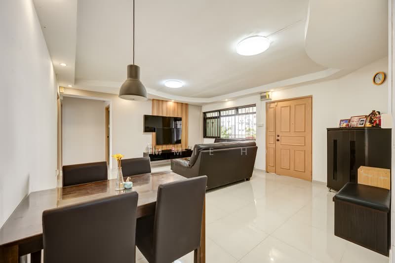 176 Lompang Road, 176 Lompang Road, 3 Bedrooms, 1,087 sqft, HDB Flat For Sale, by Yammie Ho, 500044520 - Living Room - PropertyGuru.com.sg