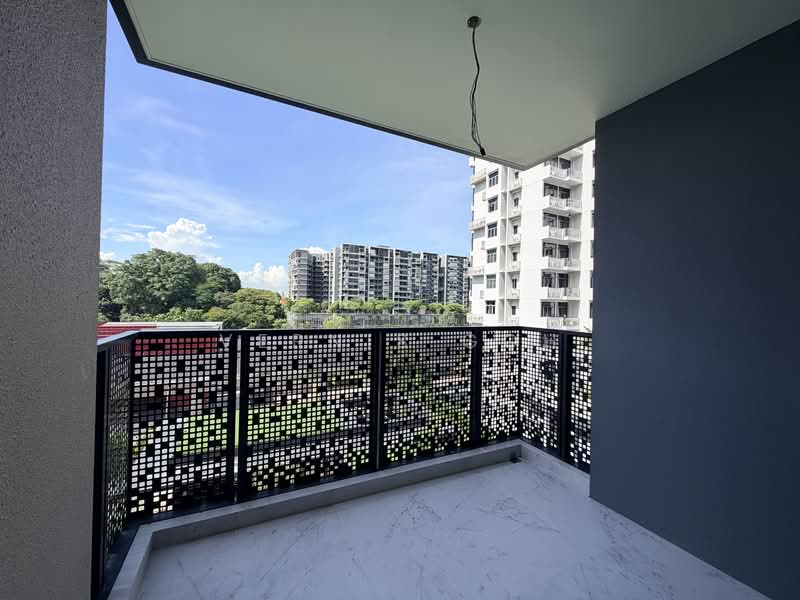 Sceneca Residence, Tanah Merah Kechil Link, 3 Bedrooms, 1,044 sqft, Condominium For Sale, by Vernis Goh, 500044623 - Balcony - PropertyGuru.com.sg