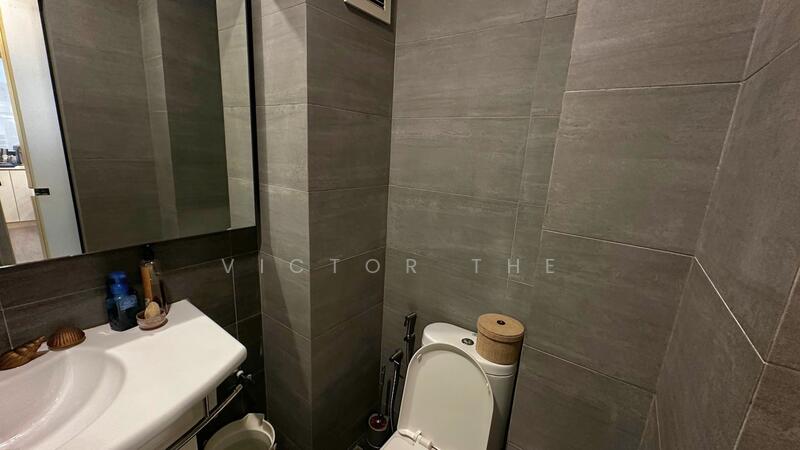 Redhill Forum, 16 Jalan Kilang Timor, 1,044 sqft, Light Industrial (B1) For Sale, by Victor The, 500044718 - Bathroom - CommercialGuru.com.sg