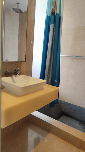 The Clift Apartment For Sale at S$ 1,050,000 | PropertyGuru Singapore - Bathroom