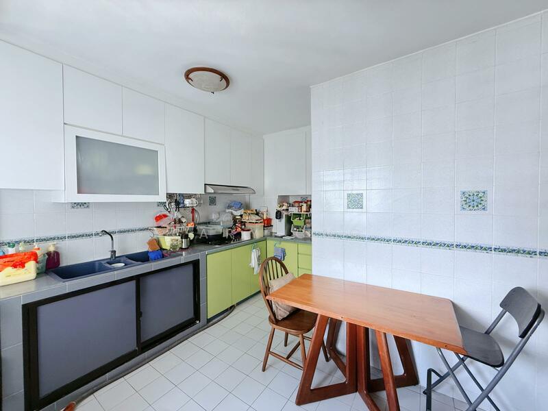 318C Anchorvale Link HDB Flat For Sale at S$ 688,000 | PropertyGuru Singapore - Kitchen