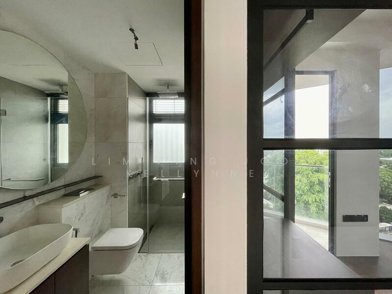 The Iveria Condominium For Sale at S$ 2,743,000 | PropertyGuru Singapore - Bathroom