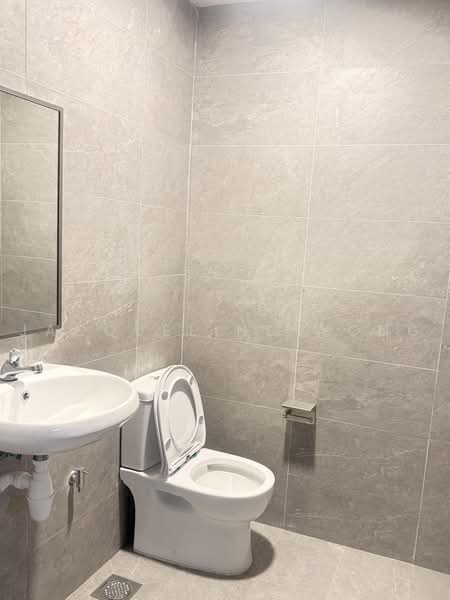 Stellar @ Tampines, 12 Tampines North Drive 4, Pasir Ris / Tampines, 1,690 sqft, Factory / Workshop (B2) For Rent, by Jacqueline Wong, 500044846 - Washroom - CommercialGuru.com.sg