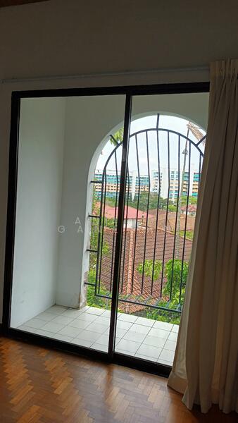 Detached House @ Chestnut Crescent, Chestnut Crescent, 4 Bedrooms, 4,000 sqft, Detached House For Rent, by Anand Ganesan, 500044849 - Balcony - PropertyGuru.com.sg